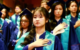 Trường ĐH Luật TP.HCM lần đầu đổi lễ tốt nghiệp thành lễ vinh danh tân khoa
