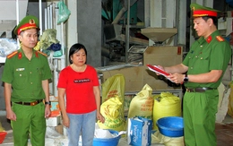 Khởi tố giám đốc công ty và chủ cửa hàng bán gạo 'nhái' Séng Cù Mường Khương