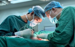 Sau 2 lần đặt túi ngực, người phụ nữ nhiễm vi khuẩn hiếm gặp