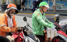 Cuộc giằng co trên mỗi cuốc xe công nghệ ngày lễ