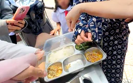 Vụ hai ngày liền gần 13h mới có cơm bán trú: Trường tổ chức ăn bán trú lại từ ngày mai