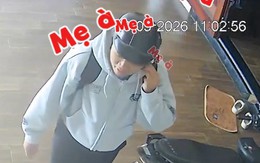 Thanh niên đi học về là í ới gọi mẹ như trẻ con