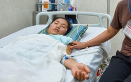 Mê man trong cơn sốt, cô giáo mầm non bị cắt một chân rơi nước mắt khi nhắc đến hai con
