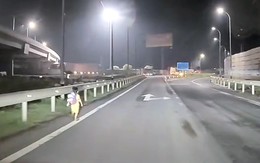Bé trai òa khóc trên đường dẫn cao tốc lúc nửa đêm, tài xế dừng xe chở đến công an tìm người nhà