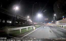 Bé trai òa khóc trên đường dẫn cao tốc lúc nửa đêm, tài xế dừng xe chở đến công an tìm người nhà