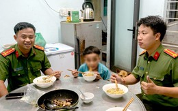 Mẹ làm thuê, cậu bé 13 tuổi nhớ quá đi bộ hơn 100km tìm giữa mưa gió