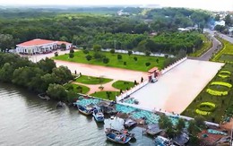 Văn nghệ sĩ TP.HCM về bến Lộc An, tìm cảm hứng sáng tác từ lịch sử