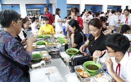 Trường học ở TP.HCM mời phụ huynh ăn cơm bán trú cùng con