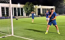 Chàng trai ăn mừng hụt vì quá tin tưởng vào đồng đội
