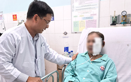 Phó chủ tịch Nguyễn Mạnh Cường thăm hỏi 5 nạn nhân vụ cháy nhà ở phường Chợ Lớn