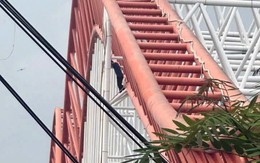 Nam thanh niên biểu hiện bất thường, ‘cố thủ’ trên vòm cầu Cỏ May ở Bà Rịa - Vũng Tàu