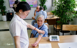 2/3 người trên 60 tuổi có ít nhất 1 bệnh nền, cần làm gì để phòng bệnh?