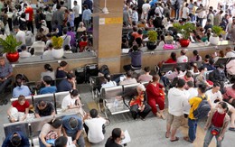 Chen chúc khám ở bệnh viện tuyến cuối TP.HCM: Người bệnh cũng cực lắm, chỉ mong chữa khỏi bệnh