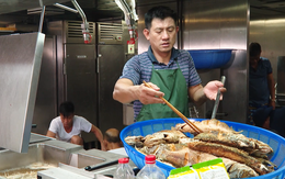 Bữa cơm giữa trùng khơi và công việc thầm lặng của người lính