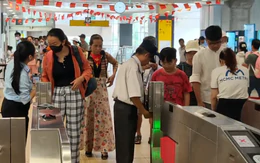 Xe buýt và metro miễn phí ngày 2-9 ở TP.HCM tấp nập khách