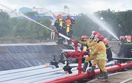 Diễn tập chữa cháy tàu chở xăng dầu và sự cố tại bể chứa ở Đồng Tháp