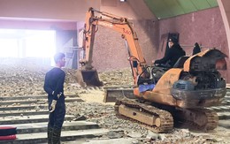 Cận cảnh tháo dỡ rạp Hòa Bình Đà Lạt để cho thuê đất kinh doanh