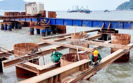 Hình ảnh cầu vượt biển dài nhất Việt Nam ra đảo Hòn Khoai đang thành hình