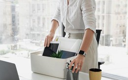 Nghỉ việc nửa năm mà vẫn bị 'réo gọi' hỏi về tài liệu, giấy tờ