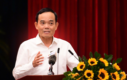 Bí thư Thành ủy TP.HCM Trần Lưu Quang: 'Hổng ai ngờ mọi người đội áo mưa hát quốc ca'