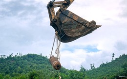 San đất làm nghĩa trang, phát hiện quả bom dài hơn 1,5m, nặng 240kg