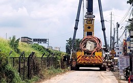 Xe công trình choán mặt đường suốt 2 tiếng đồng hồ, bị xử phạt 8 triệu đồng
