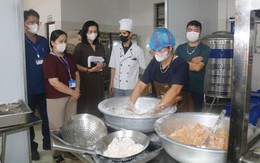 Hà Nội kiểm tra đột xuất bếp ăn trường sau phản ánh 'toàn tóp mỡ'