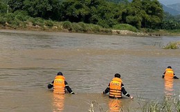 Nam thanh niên Hà Nội rơi xuống sông Mã khi qua cầu phao, thi thể được tìm thấy ở Lào