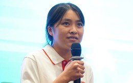 Tài trợ học phí toàn bậc đại học, tặng 50 triệu cho nữ SV thiếu tình cha, phải phơi cá thuê kiếm sống