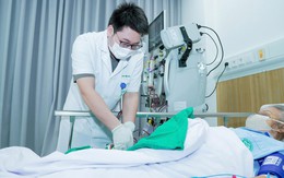 Yếu dần tay chân, nuốt khó, dấu hiệu bệnh thần kinh nguy hiểm bị nhầm với thoát vị đĩa đệm