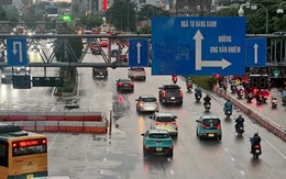 Giá long môn và khung treo, cổng biển báo, cụm từ nào ngắn và dễ hiểu hơn?