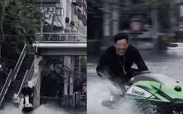 CEO lái mô tô nước giữa đường Bangkok ngập