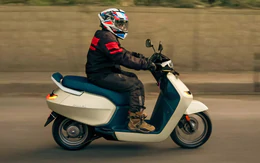 Xe máy điện giá rẻ hơn Honda Vision nhưng sở hữu loạt tính năng như ô tô: Tự mở yên, tìm chìa khóa thất lạc
