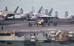 Thủy thủ tàu USS Abraham Lincoln làm nail, mát xa, uống dừa ở Thái Lan, cảm giác như 'đang mơ'