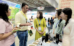 Khách quốc tế bất ngờ với hạt điều, cà phê chồn, bánh mì cấp đông... của Việt Nam
