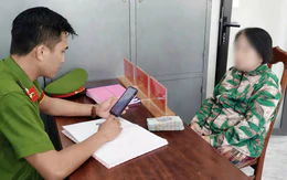 Ôm 159 triệu ghé vào công an xã, bà cụ nhận ra mình suýt mất mớ vàng