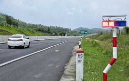 Lắp đèn chớp xanh đỏ trên cao tốc, cảnh báo cho tài xế khỏi buồn ngủ