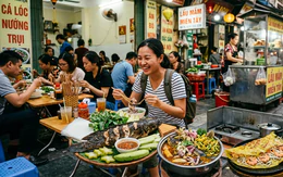Thưởng thức đặc sản địa phương cũng là trải nghiệm du lịch
