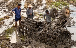 Máy cày lật đè chết bé trai 14 tuổi: Trẻ chưa đủ tuổi lao động sao cho phép lái?