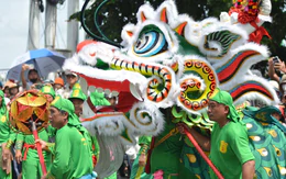 1.500 người mang nhiều sắc màu đến lễ hội Nghinh Ông ở Phan Thiết