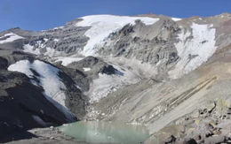 Cảnh báo thảm họa tương tự Nepal: Hồ băng thành 'quả bom nước', thị trấn Argentina chỉ có 45 phút chạy lũ
