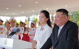 Video ông Kim Jong Un cùng con gái dự lễ đưa tàu khu trục vào biên chế