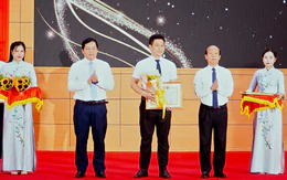 Loạt bài 'Gần 40 học sinh bị ngộ độc, nữ hiệu phó ngăn không cho đi cấp cứu' được trao giải