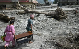 Nepal vẫn nuôi hy vọng tìm kiếm các nhân viên thủy điện mắc kẹt sau lũ quét