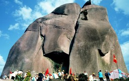 Kỳ thú lên đỉnh Đá Bia
