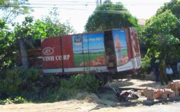 Ba ôtô húc nhau, ba tài xế nhập viện