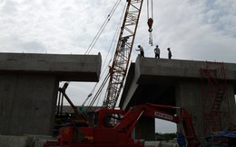 Đường cao tốc TP.HCM - Long Thành - Dầu Giây lắp dầm cầu đầu tiên