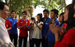 Thăm chiến sĩ Hoa phượng đỏ