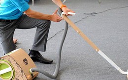 Máy hút bụi bằng giấy các tông đầu tiên