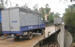 Qua cầu Bến Hàng ngả nón, lắc đầu với cầu